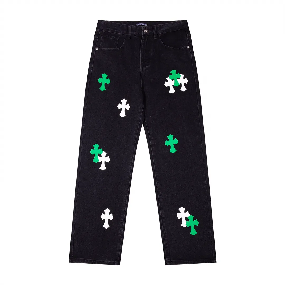 P250 model number: H428 Chrome Hearts CH Chrome Hearts heavy industry damaged ripped high street jeans exude uninhibited personality and unique charm. Every wear and tear is carefully designed to present a unique artistic feel. Made of imported denim fabric, which has undergone heavy industrial washing and destruction treatment, the trousers show a super cool effect on the upper body, allowing you to dominate the fashion stage.  This is more than just a pair of jeans, it is an expression of attitude. With its unique design concept and ultimate pursuit of details, Croxin breaks traditional boundaries and defines the jeans trend in the new era. The trousers are made of double-layer woven fabric and matched with customized hardware, showing an incomparably beautiful and unique style, making every wearer the focus of fashion. Imported denim fabric, super heavy-duty washed and damaged, the upper body is super cool! Customized hardware, incomparably good-looking model. The production process is difficult. It has a high-street feel. Color: black Size: S M L XL XXL